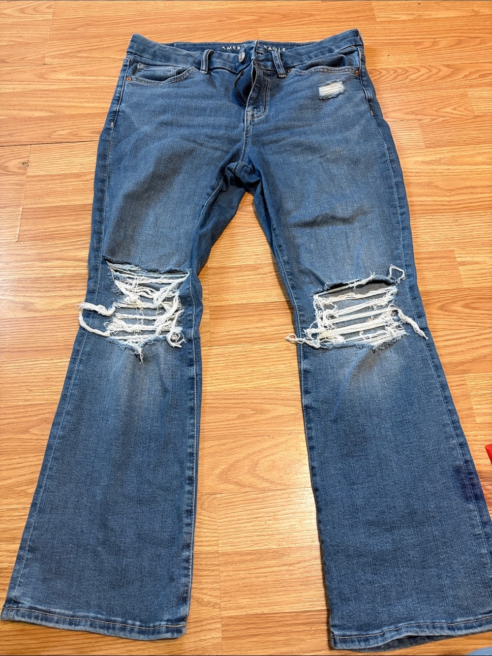American Eagle Distressed Blue Women’s Jeans - Curvy, high-rise skinny kick